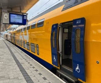 Amsterdam-dutch-train3